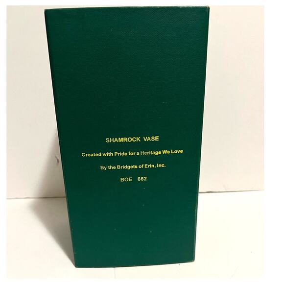 Vtg. Shamrock Glass Vase by The Bridgets of Erin, Inc. In Box - Picture 5 of 5